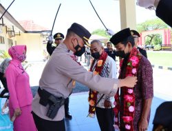 Polres Konawe Gelar Tradisi Pedang Pora Lepas 2 Perwira Purna Bakti.