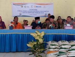 Bupati Konawe Serahkan Bantuan Pangan Secara Simbolis Di Pondidaha.