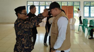 Ketua Panwaslu Kecamatan Abuki Lantik 25 Pengawas TPS.